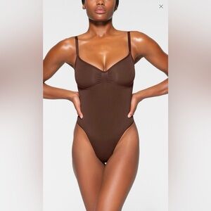 NWOT SKIMS Seamless Sculpt Thong Bodysuit